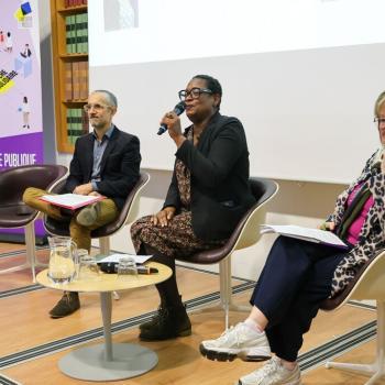 Trois intervenants lors des échanges