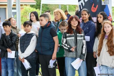 Collégiens participant au festival - Agrandir l'image 1 sur 4, fenêtre modale