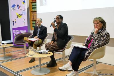 Trois intervenants lors des échanges - Agrandir l'image 3 sur 5, fenêtre modale