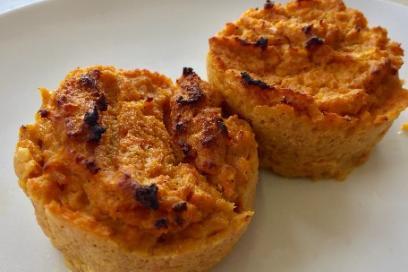 Deux flans de carottes sur une assiette - Agrandir l'image, fenêtre modale