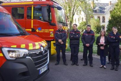 Remise des clés des camions du SDIS - Agrandir l'image, fenêtre modale